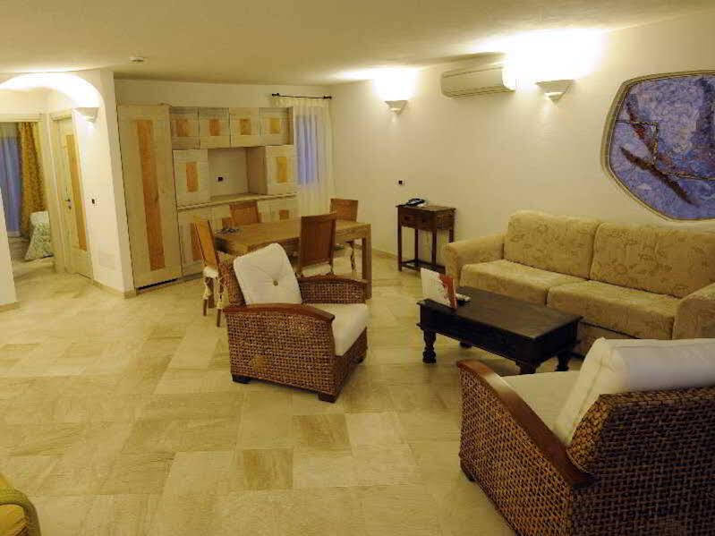 Residence Living Poltu Quatu Arzachena Eksteriør billede